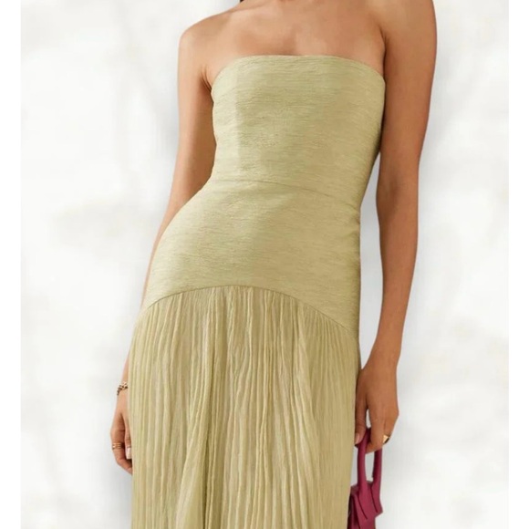 Elegant Strapless Pistachio Dress - Picture 4 of 4